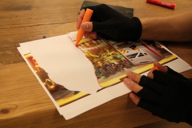 【特集】あの有名コスプレイヤーが草薙京に？！『ザ・キング・オブ・ファイターズD ~DyDo Smile STAND~』のガチャをガチンコ再現！