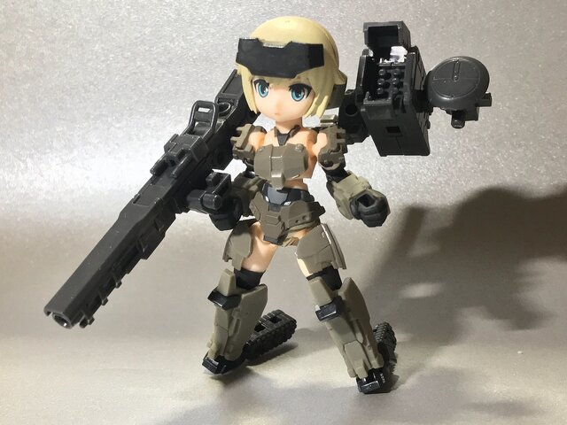 【特集】「デスクトップアーミー」×「フレームアームズ・ガール」コラボ第1弾「KT-321f 轟雷」フォトレビュー