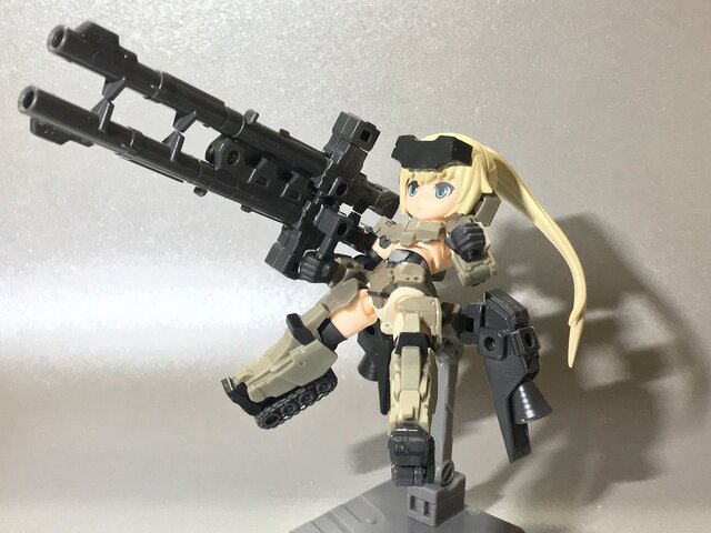 【特集】「デスクトップアーミー」×「フレームアームズ・ガール」コラボ第1弾「KT-321f 轟雷」フォトレビュー