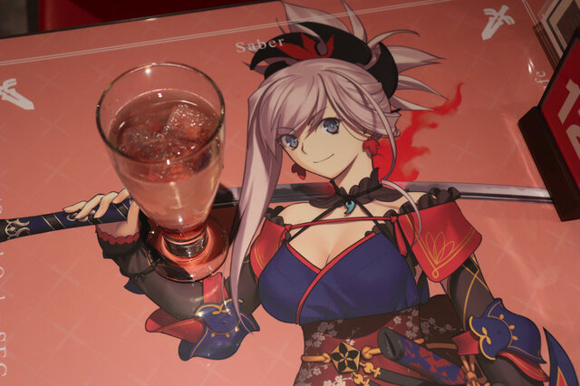 『FGO』セガコラボカフェに1.5部キャラ集結！アラフィフや武蔵ちゃんに囲まれた夢空間