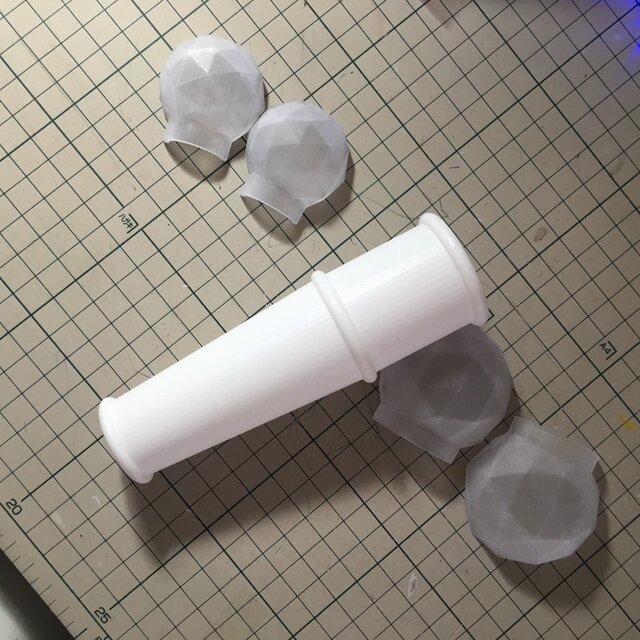 「サイリウムチェンジ!」の声でコスプレ衣装が光り輝く! 音声認識を取り入れた“らぁら”の電飾衣装が見事な完成度