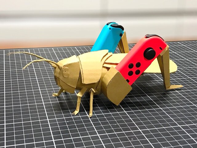 『Nintendo Labo』ダンボールコントローラーをファンが早速再現―トノサマバッタの脚にJoy-Conが！