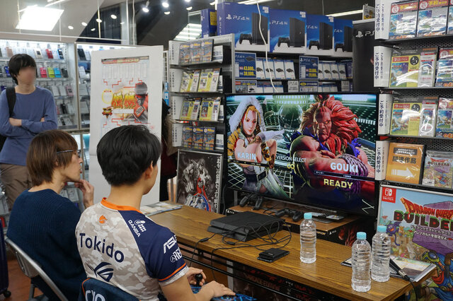 『ストリートファイターV アーケードエディション』プロゲーマーも参加した店頭体験会レポート！