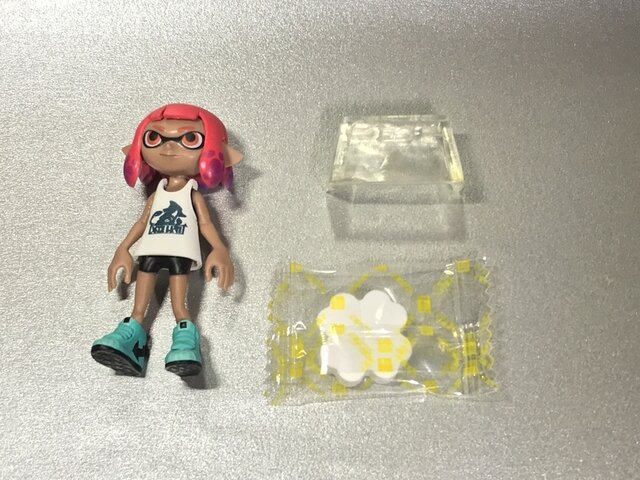 『スプラトゥーン2』の人気ギアが食玩に！ミニフィギュアで自由にコーデを楽しもう【特集】