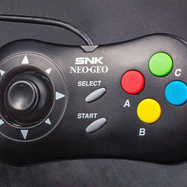 Neogeo Mini 周辺機器をチェック 専用コントローラーや本体に貼るステッカーなどが同日発売 早くも売り切れ続出 3枚目の写真 画像 インサイド