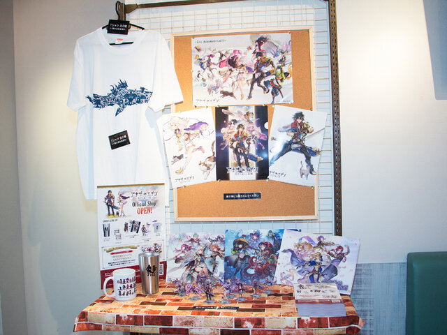 1Fグッズが展示されています