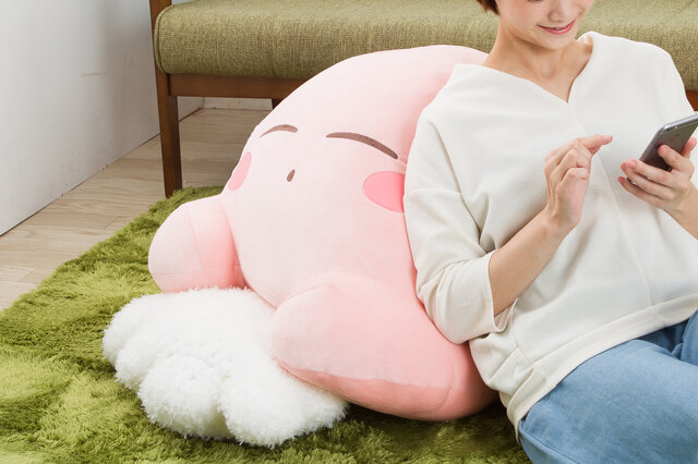 寝顔がキュートすぎる「カービィ」のまくらセットが完全受注生産で発売