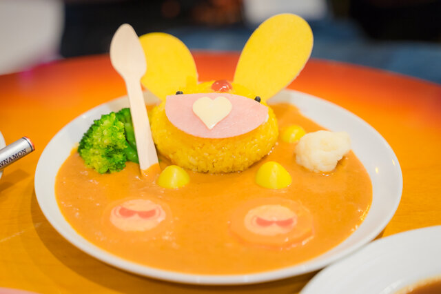 「ぷよクエカフェ2018」が11月5日より開催！総合プロデューサーがコラボカレーとインスタ枠にご満悦