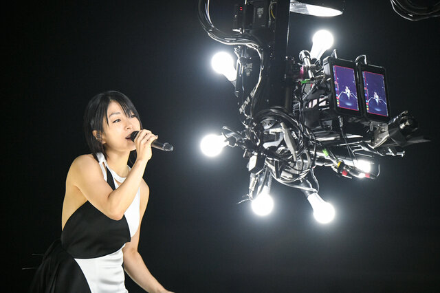 『Hikaru Utada Laughter in the Dark Tour 2018 - "光" & "誓い" - VR』本日18日より