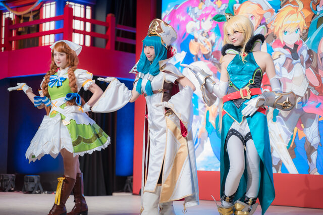 春節をイメージした ドラガリアロスト ブースはコスプレなどのステージに特化 絵馬の奉納も 台北ゲームショウ19 インサイド