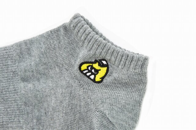 『スプラトゥーン2』の「イカロゴマット」と「ヤキフグソックス」をリアルに再現したアイテムが登場!