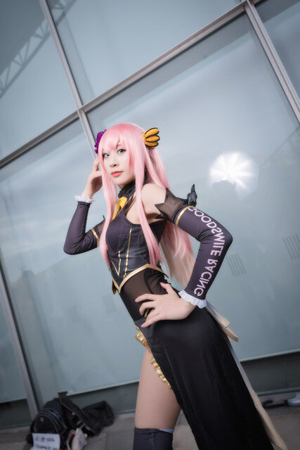 【コスプレ】「ニコニコ超会議2019」美女レイヤーまとめ！「SAO」「アズレン」人気キャラ集結【写真178枚】