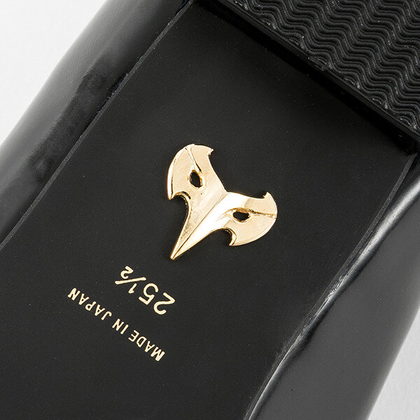 『ペルソナ5』コラボレーション 靴 明智吾郎モデル 15,800円（税別）（C）ATLUS （C）SEGA All rights reserved.