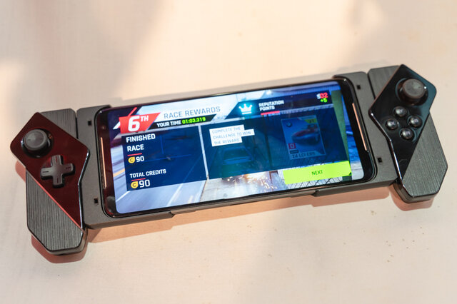 ゲームの遊び方が変わるかもしれない!? ASUS新発表のゲーミングスマホ「ROG Phone2」の性能が色々やり過ぎだった