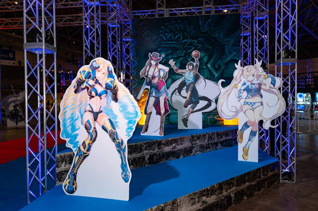 幕張メッセが特異点になる「FGOフェス2019」が開幕！マスターを出迎える公式コスプレイヤーと着ぐるみ速報【写真50枚】