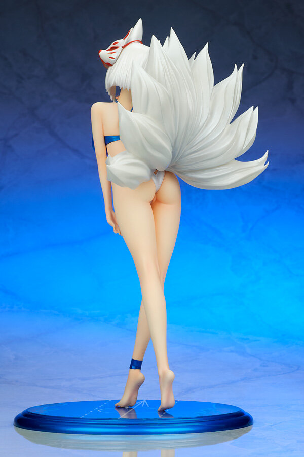 アズレン 水着姿の 加賀 がフィギュアになって登場 こぼれ落ちそうな果実 大きく反った腰つき その魅力はとどまる所を知らない 5枚目の写真 画像 インサイド