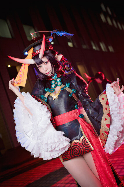 【コスプレ】人気レイヤー五木あきら、どっちのハロコスが好き? シスター&キョンシー姿に注目【写真39枚】