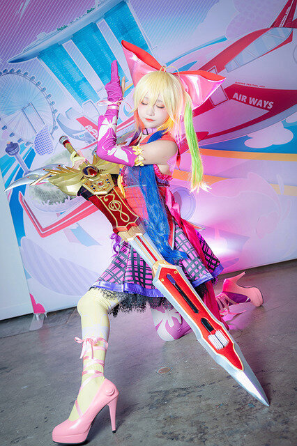 【コスプレ】中国人気レイヤー・小柔SeeU、「Job Tribes」美樹本晴彦デザイン “神コスプレ”でシンガポールに降臨!【C3AFA】