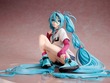 あらわになった太ももがスニーカーに映える！「初音ミク」×米山舞氏のコラボフィギュア締切は3月29まで 画像